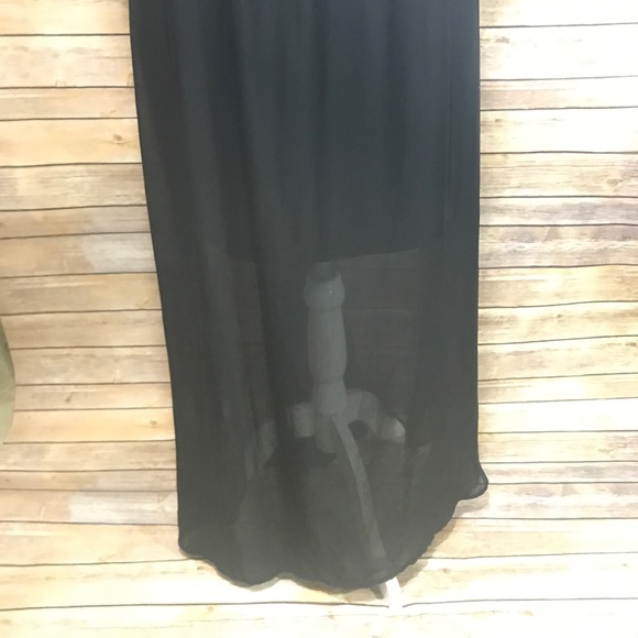 Beautiful 1/2 sheer dress. - Picture 4 of 7